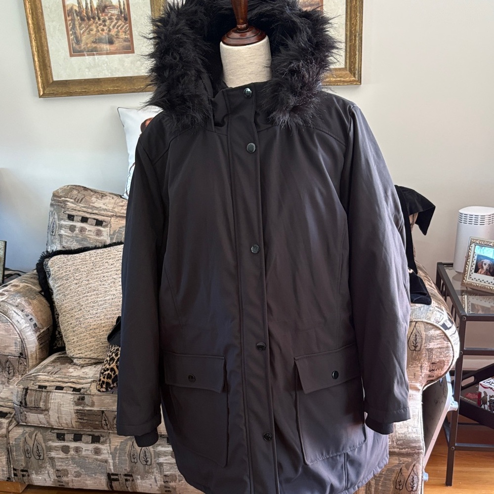 Women’s Black Parka Coat with Faux Fur Hood size 1X warm coat wore once like new